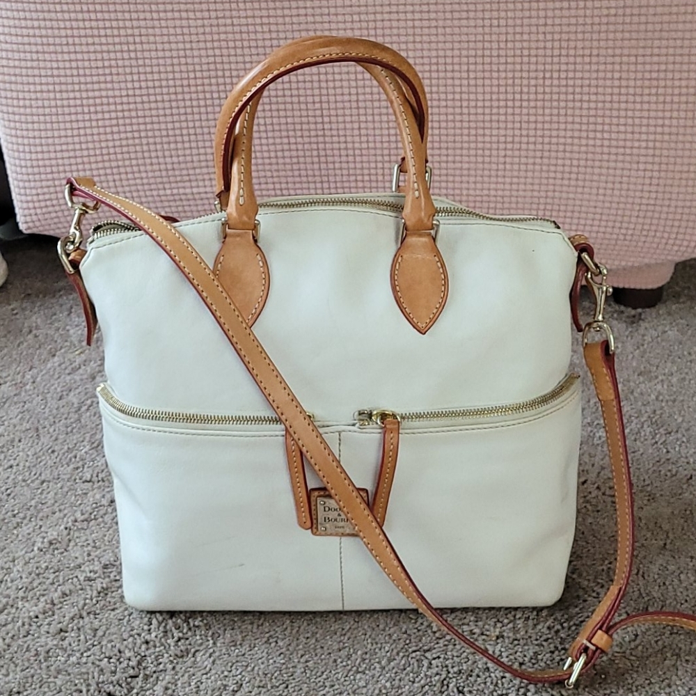 Dooney & Bourke Dillen handbag